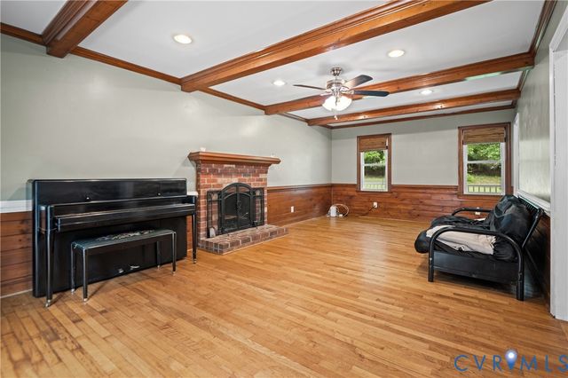 14800 Walthall Dr, Colonial Heights, VA 23834