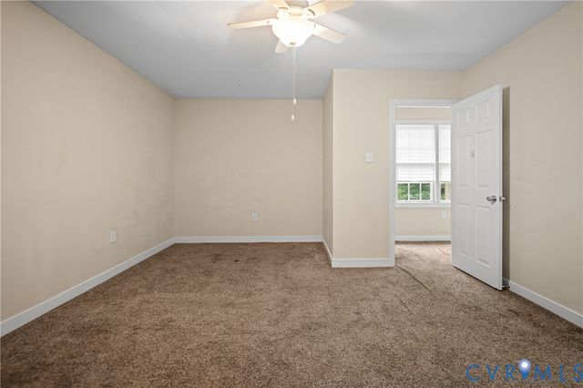 14800 Walthall Dr, Colonial Heights, VA 23834