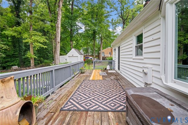 14800 Walthall Dr, Colonial Heights, VA 23834