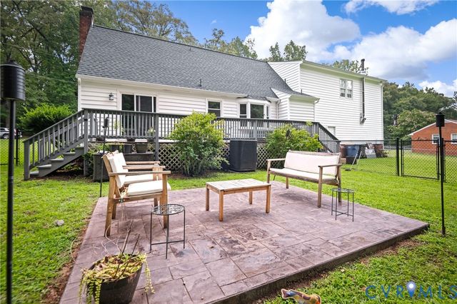 14800 Walthall Dr, Colonial Heights, VA 23834