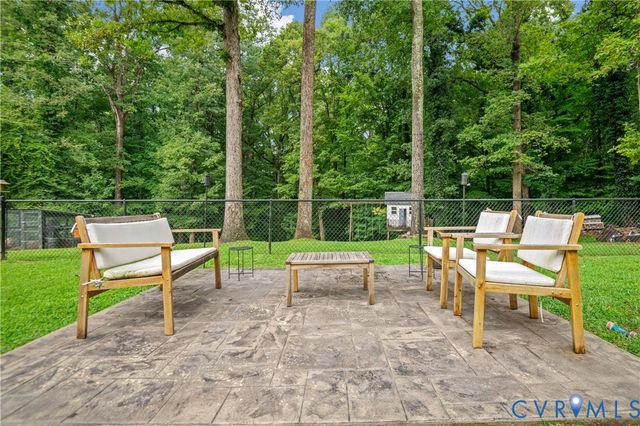 14800 Walthall Dr, Colonial Heights, VA 23834
