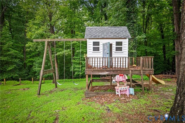 14800 Walthall Dr, Colonial Heights, VA 23834