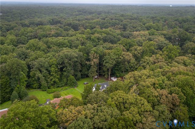 14800 Walthall Dr, Colonial Heights, VA 23834