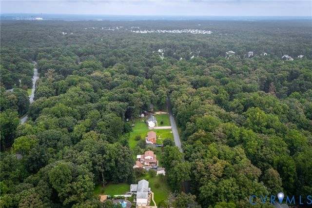 14800 Walthall Dr, Colonial Heights, VA 23834