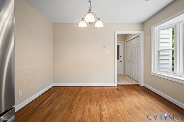 14800 Walthall Dr, Colonial Heights, VA 23834