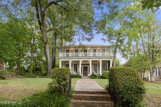 1017 Pinehurst Place, Jackson, MS 39202