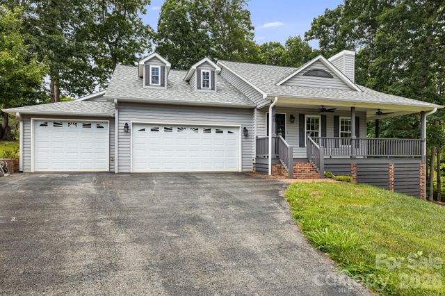 40 Brierfield Drive, Candler, NC 28715