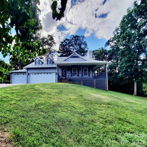 40 Brierfield Drive, Candler, NC 28715