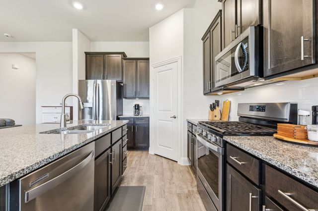 11004 Los Alamos Drive, Aubrey, TX 76227