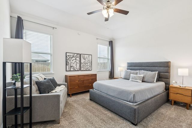 11004 Los Alamos Drive, Aubrey, TX 76227