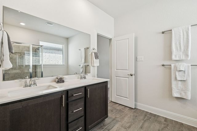 11004 Los Alamos Drive, Aubrey, TX 76227