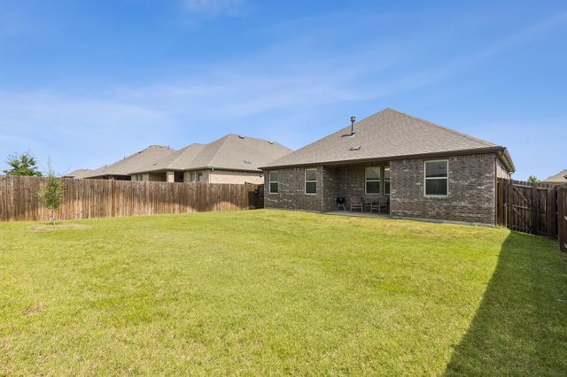 11004 Los Alamos Drive, Aubrey, TX 76227