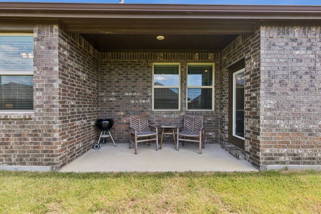 11004 Los Alamos Drive, Aubrey, TX 76227