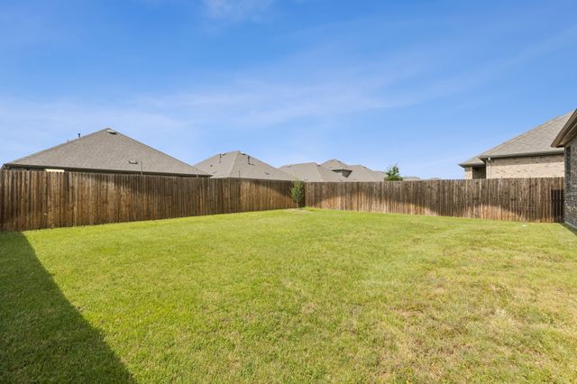 11004 Los Alamos Drive, Aubrey, TX 76227