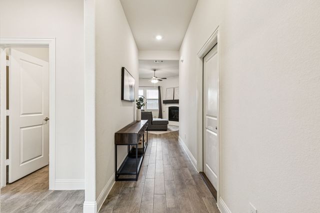 11004 Los Alamos Drive, Aubrey, TX 76227