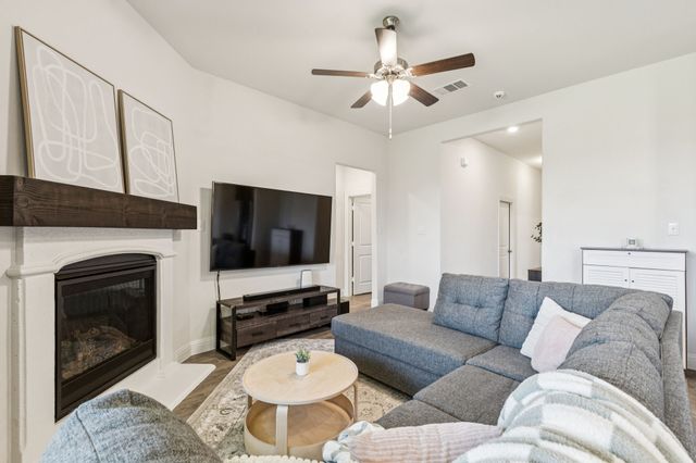 11004 Los Alamos Drive, Aubrey, TX 76227