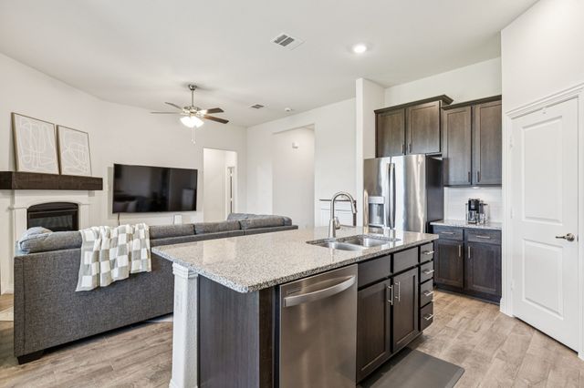 11004 Los Alamos Drive, Aubrey, TX 76227