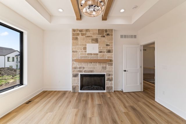 17302 Northview Drive, Urbandale, IA 50323