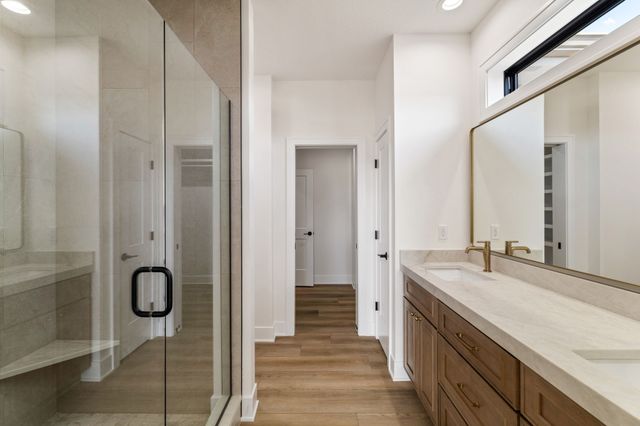 17302 Northview Drive, Urbandale, IA 50323