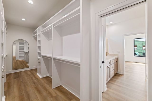 17302 Northview Drive, Urbandale, IA 50323