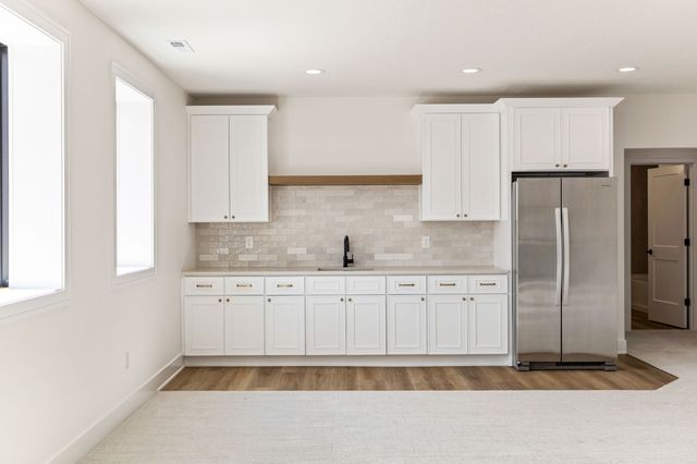 17302 Northview Drive, Urbandale, IA 50323