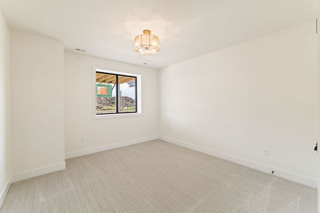 17302 Northview Drive, Urbandale, IA 50323