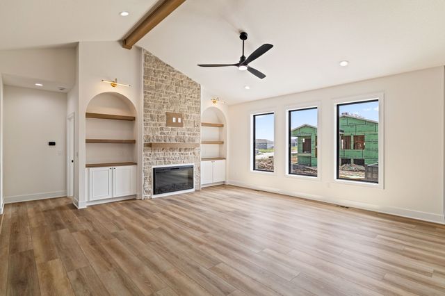 17302 Northview Drive, Urbandale, IA 50323