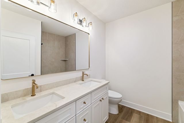 17302 Northview Drive, Urbandale, IA 50323