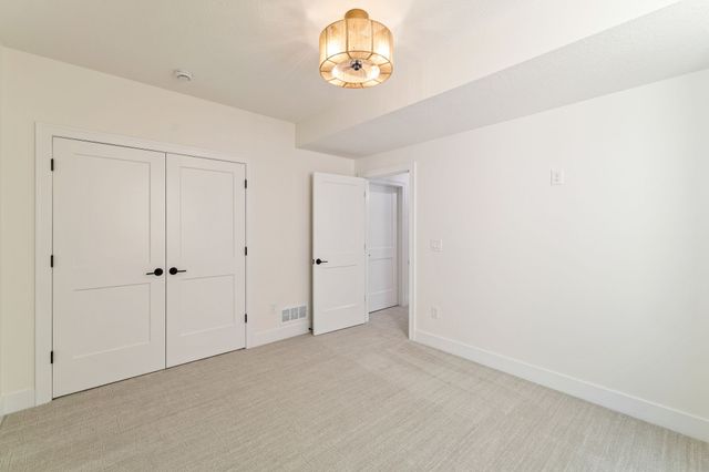 17302 Northview Drive, Urbandale, IA 50323