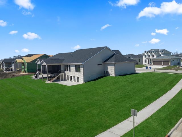 17302 Northview Drive, Urbandale, IA 50323