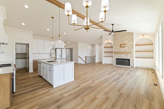 17302 Northview Drive, Urbandale, IA 50323