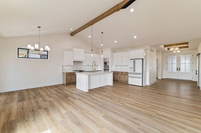 17302 Northview Drive, Urbandale, IA 50323