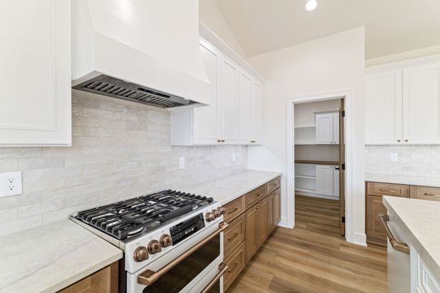 17302 Northview Drive, Urbandale, IA 50323