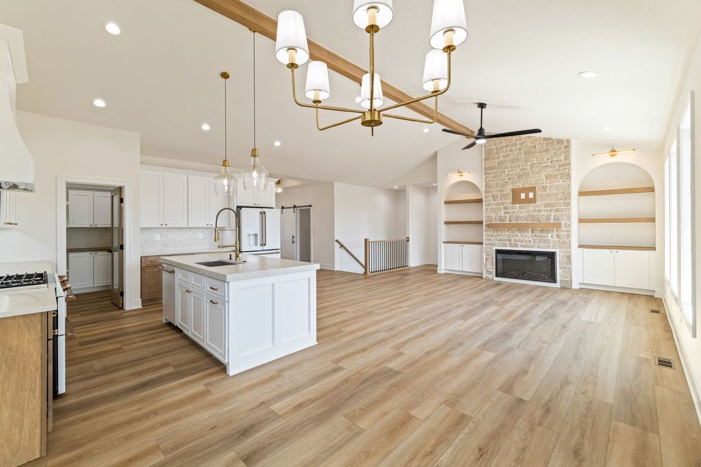 17302 Northview Drive, Urbandale, IA 50263