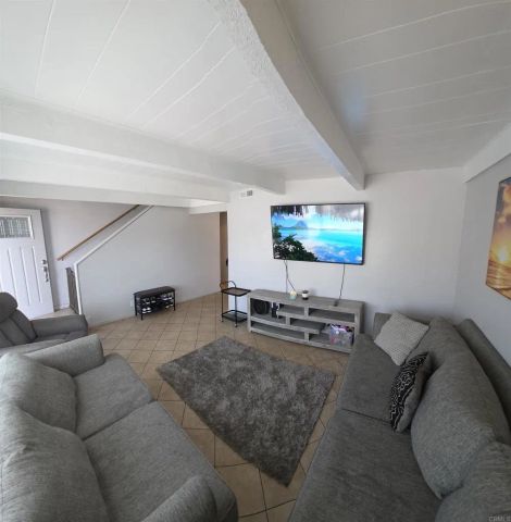 847 Raintree Place, Vista, CA 92084