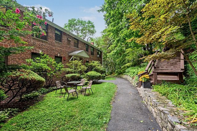 50 Rockledge Road 2A, Hartsdale, NY 10530