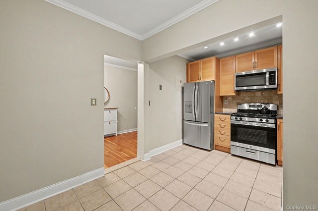 50 Rockledge Road 2A, Hartsdale, NY 10530