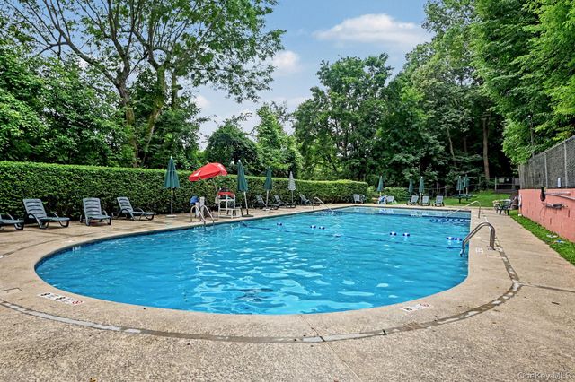 50 Rockledge Road 2A, Hartsdale, NY 10530