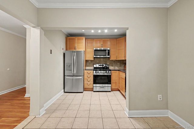50 Rockledge Road 2A, Hartsdale, NY 10530
