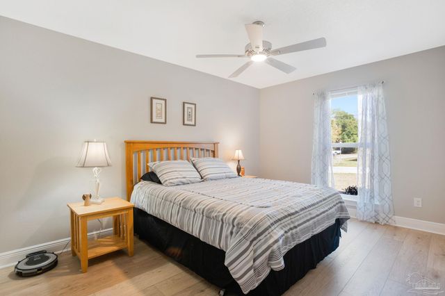 4439 Conifers St, Milton, FL 32583