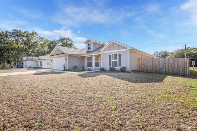 4439 Conifers St, Milton, FL 32583