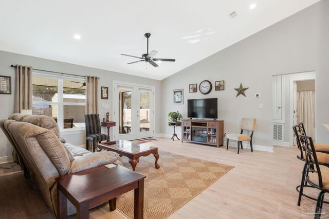 4439 Conifers St, Milton, FL 32583