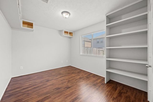 2746 Grahamwood Lane, Houston, TX 77047
