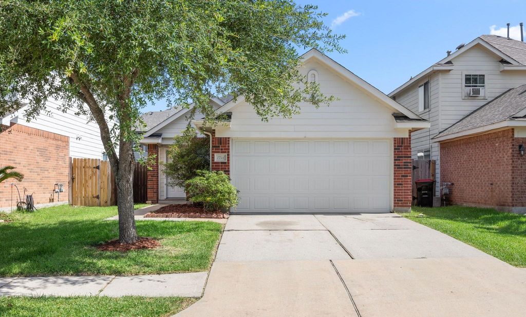 2746 Grahamwood Lane, Houston, TX 77047