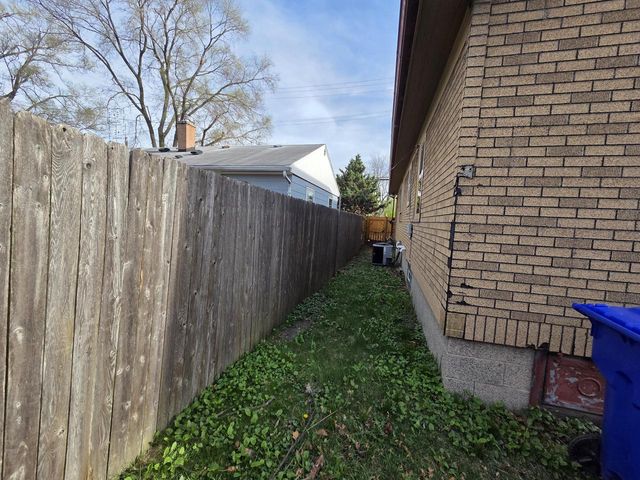 2220 76th STREET, Kenosha, WI 53143