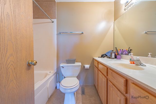 22850 Westwind Drive, Richton Park, IL 60471
