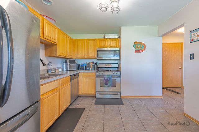 22850 Westwind Drive, Richton Park, IL 60471