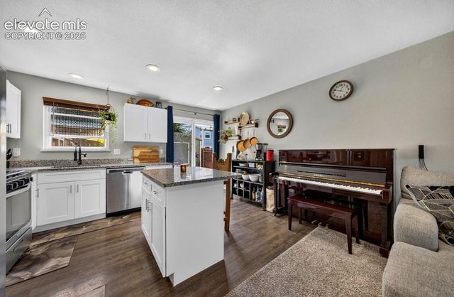 3389 Foxridge Drive, Colorado Springs, CO 80916