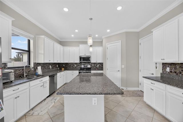 2905 HILLIARD DRIVE, Wesley Chapel, FL 33543