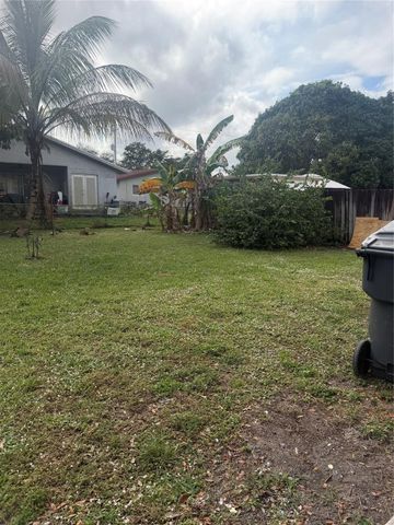 5738 Lincoln Street B, Hollywood, FL 33021